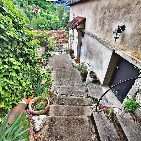 Apartamento Un Jardin Dans La Falaise