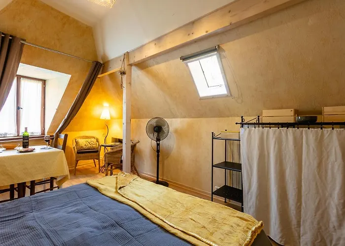 Un Jardin Dans La Falaise Cabrerets