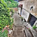 公寓 Un Jardin Dans La Falaise