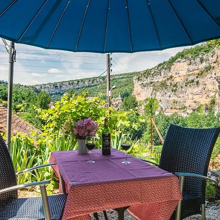 Un Jardin Dans La Falaise דירה