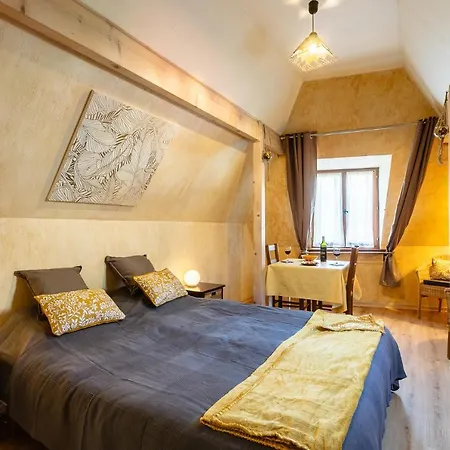 Un Jardin Dans La Falaise דירה