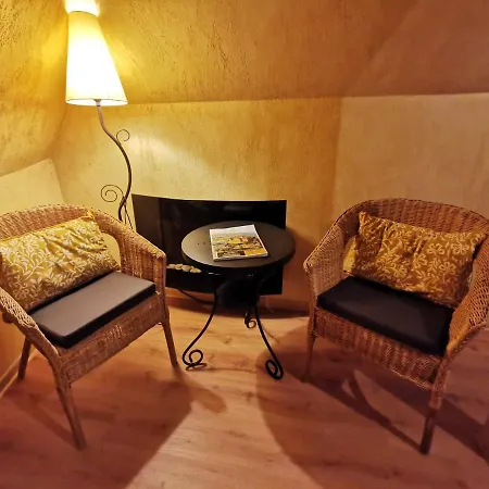 Un Jardin Dans La Falaise Cabrerets