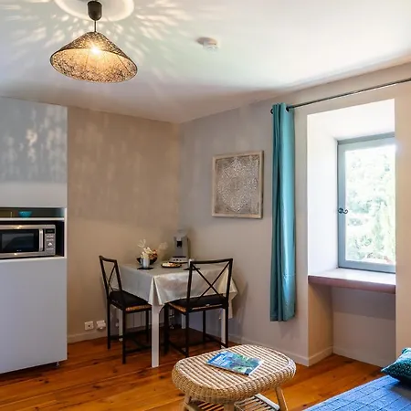 Un Jardin Dans La Falaise דירה Cabrerets