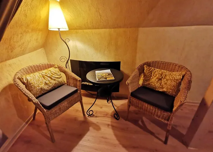 Un Jardin Dans La Falaise Cabrerets